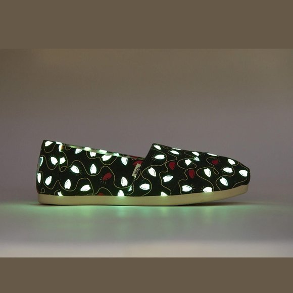 TOMS Glow In The Dark Lights Print with Faux fur - Picture 2 of 11
